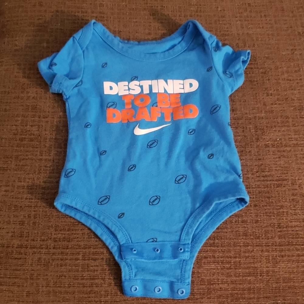 Nike onesie 3-6